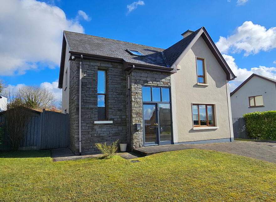 36 Shannon Cove, Dromod, Carrick-On-Shannon, N41A398 photo