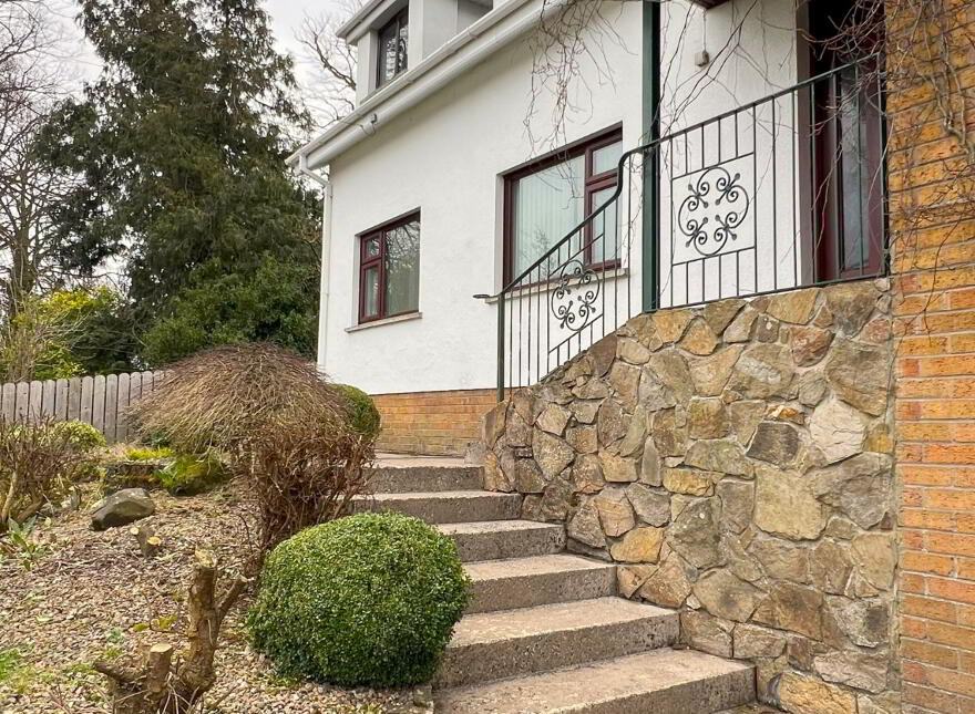 198 Hillhall Road, Lisburn, BT27 5JA