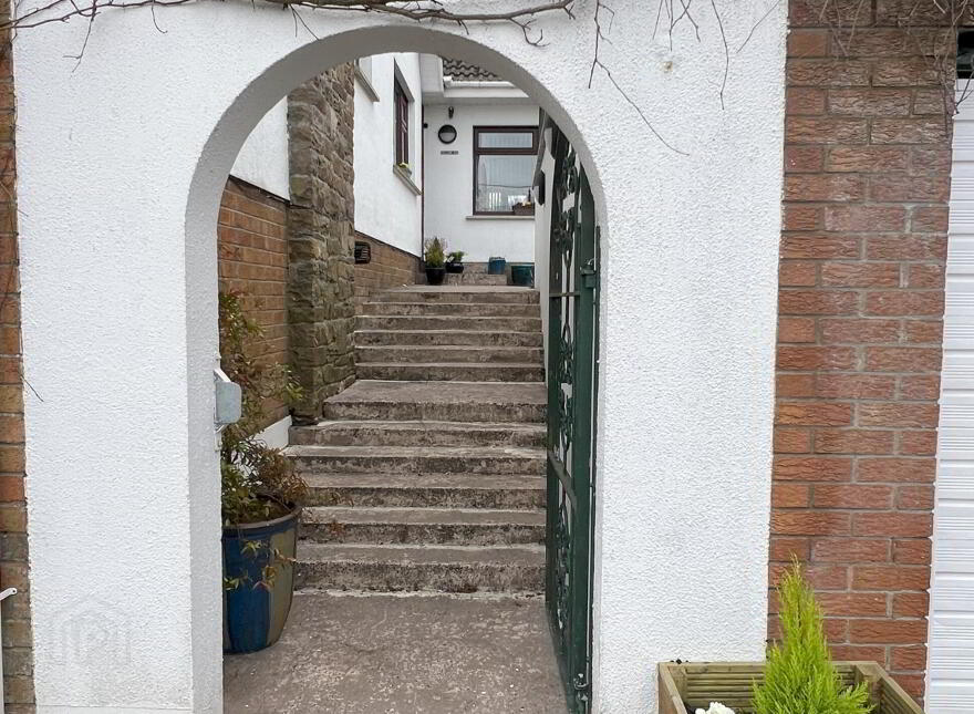 198 Hillhall Road, Lisburn, BT27 5JA