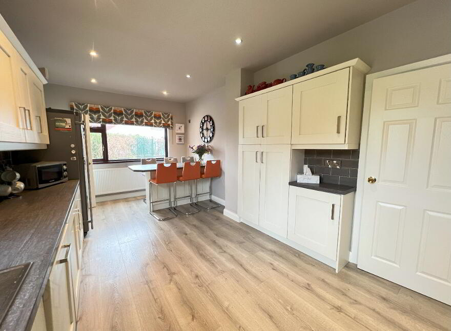 198 Hillhall Road, Lisburn, BT27 5JA