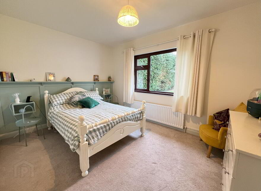 198 Hillhall Road, Lisburn, BT27 5JA