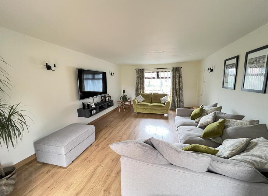 198 Hillhall Road, Lisburn, BT27 5JA