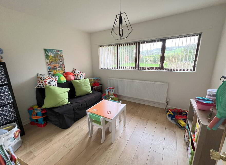 198 Hillhall Road, Lisburn, BT27 5JA