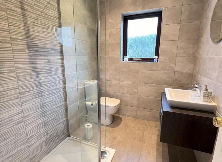 198 Hillhall Road, Lisburn, BT27 5JA