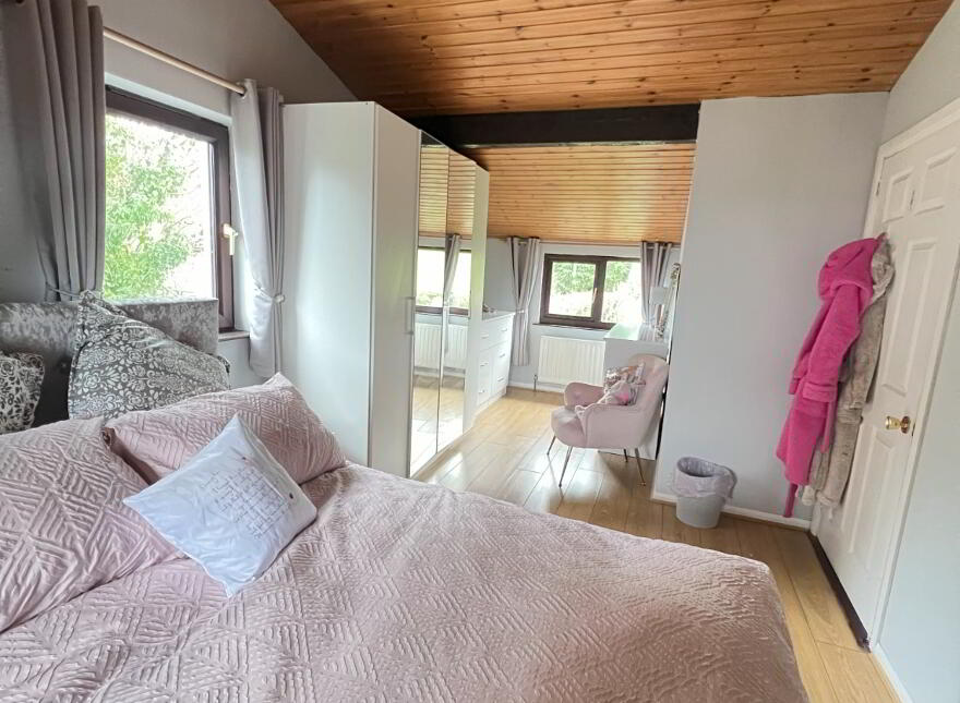 198 Hillhall Road, Lisburn, BT27 5JA