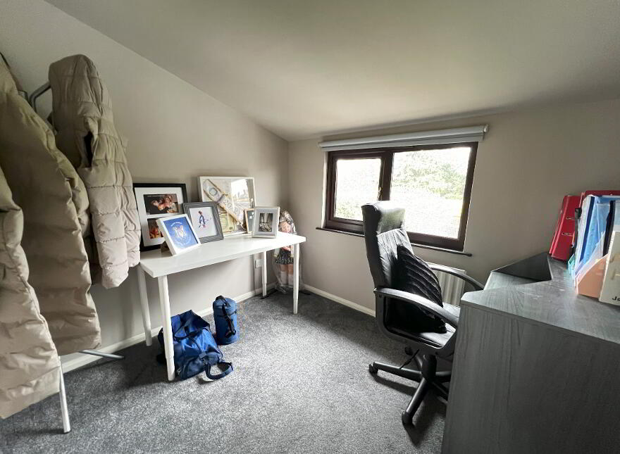 198 Hillhall Road, Lisburn, BT27 5JA