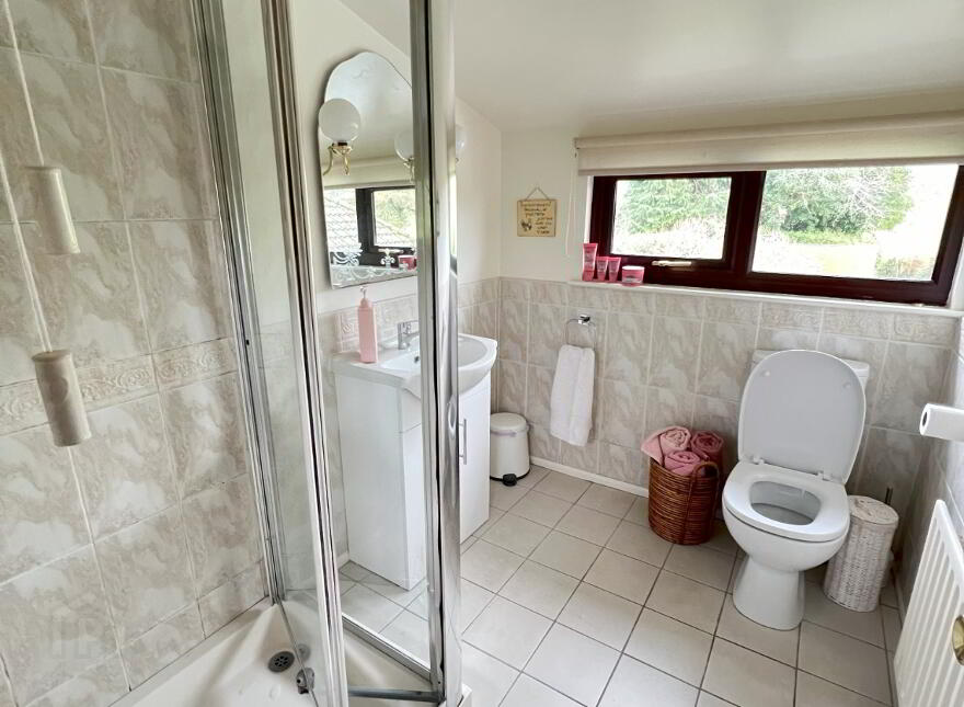 198 Hillhall Road, Lisburn, BT27 5JA