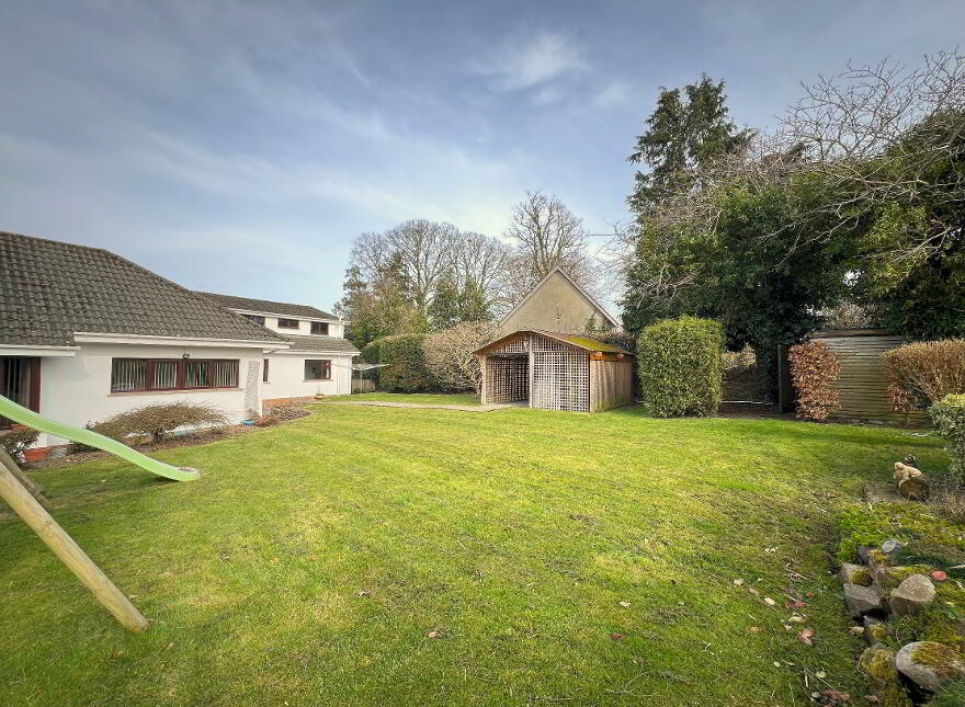 198 Hillhall Road, Lisburn, BT27 5JA