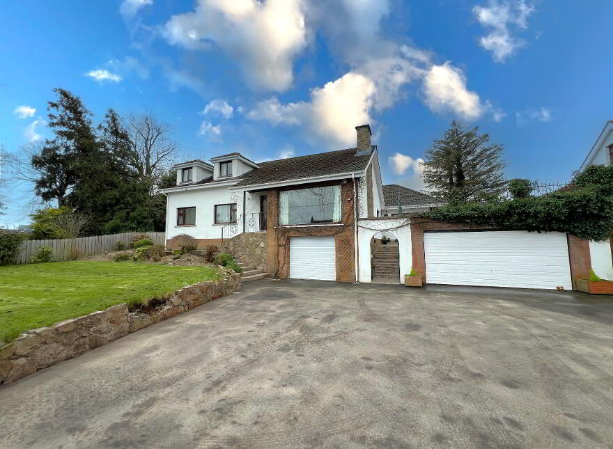 198 Hillhall Road, Lisburn, BT27 5JA