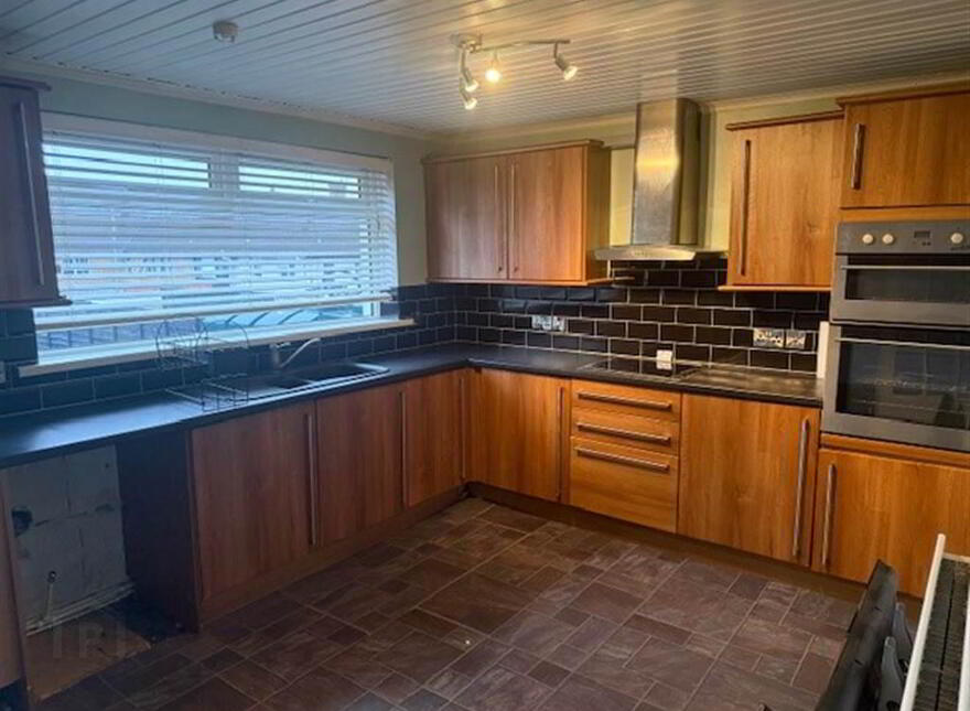 17 Rosneath Gardens, Dundonald, Belfast, BT16 1UN