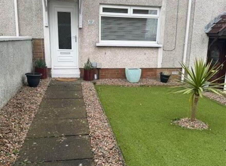 17 Rosneath Gardens, Dundonald, Belfast, BT16 1UN