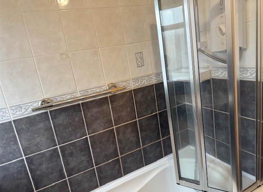 17 Rosneath Gardens, Dundonald, Belfast, BT16 1UN