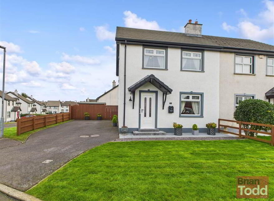 Cranbourne Glen, Larne, BT40 2PY photo