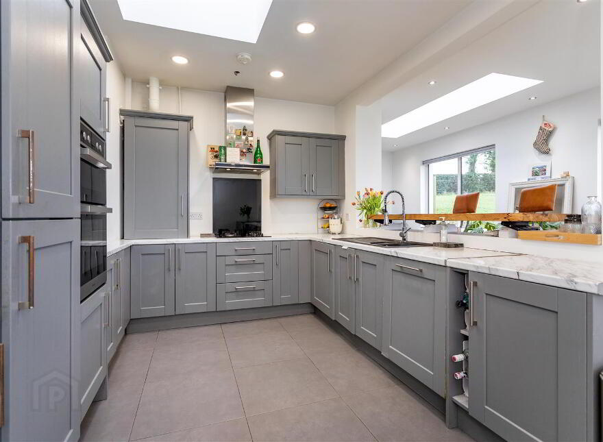 30 Lisnabreeny Road East, Belfast, BT6 9SS