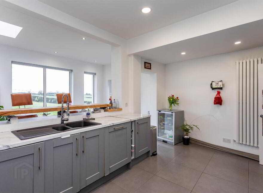 30 Lisnabreeny Road East, Belfast, BT6 9SS