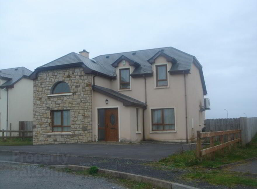 57 Stracomer Hill, Bundoran photo