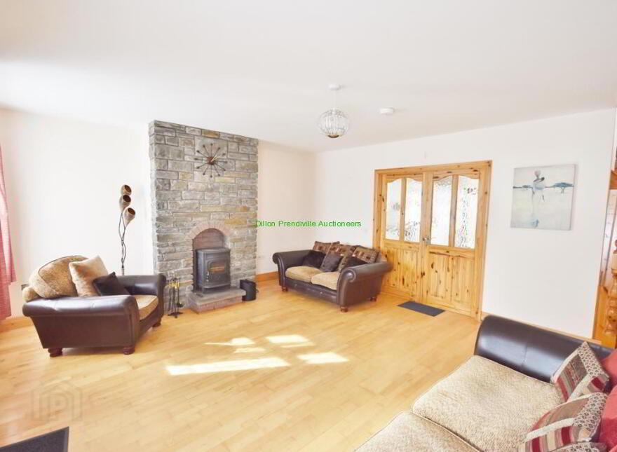 Glen Road, Moyvane, V31XW71