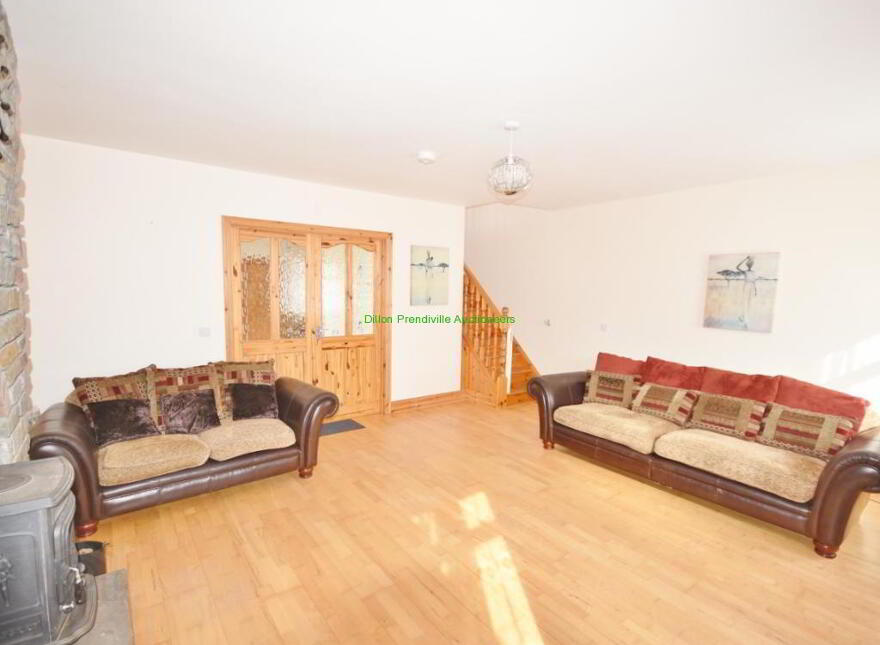 Glen Road, Moyvane, V31XW71