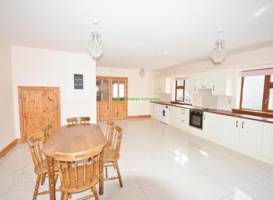 Glen Road, Moyvane, V31XW71