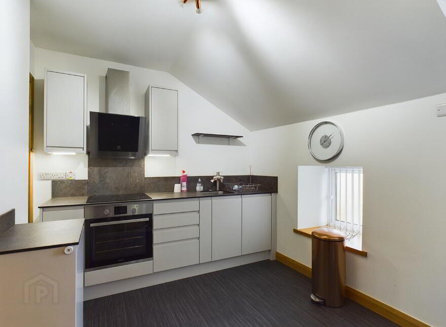 14/15 Main Street, Tramore, X91KV04