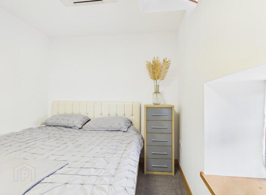 14/15 Main Street, Tramore, X91KV04
