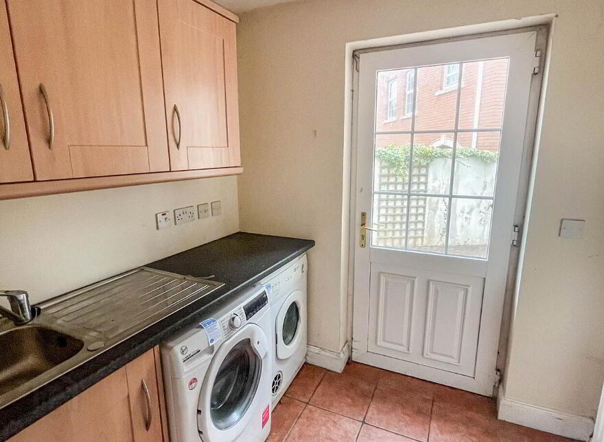 4 Sprucefield Close, Lisburn, BT27 5QJ