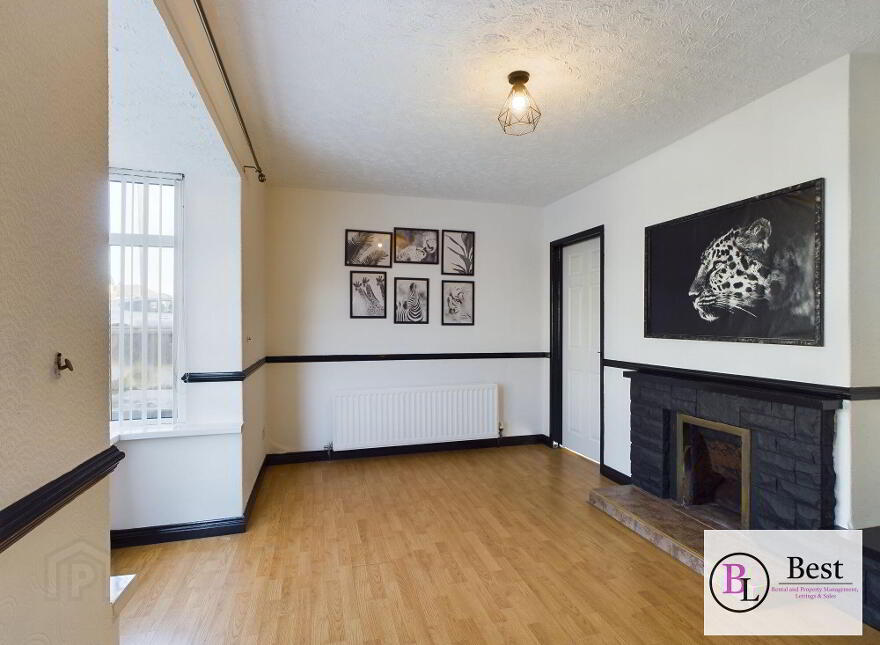 36 Ballycraigy Ring, Larne, BT40 2EY