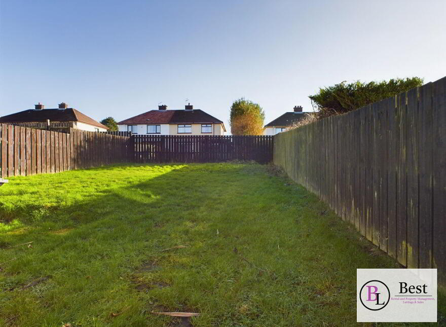 36 Ballycraigy Ring, Larne, BT40 2EY