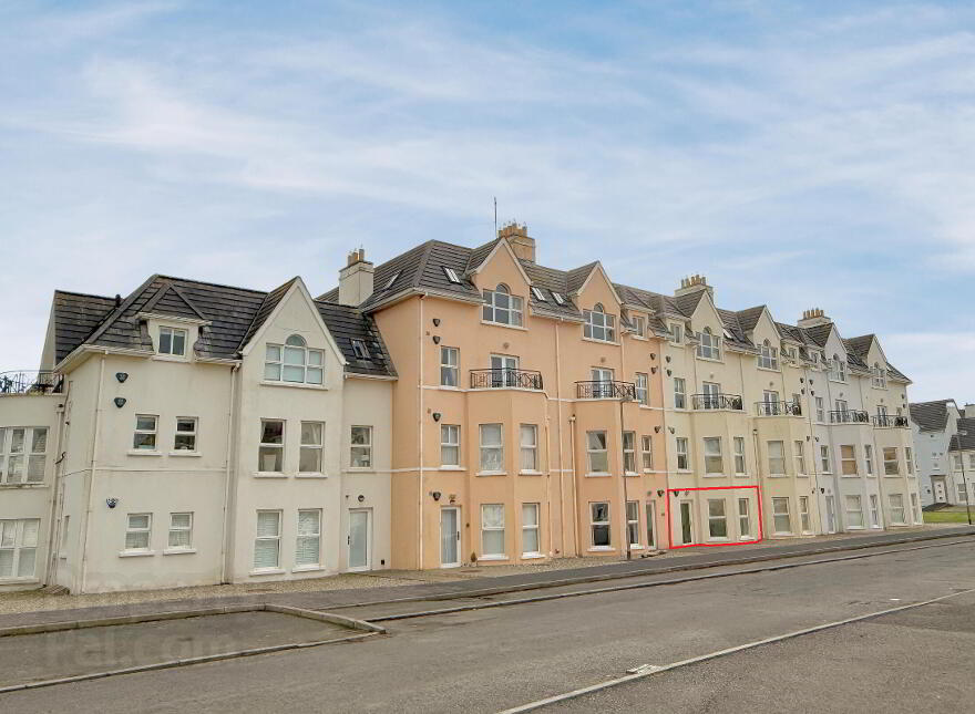 32 West Strand Avenue, Portrush, BT56 8FD photo