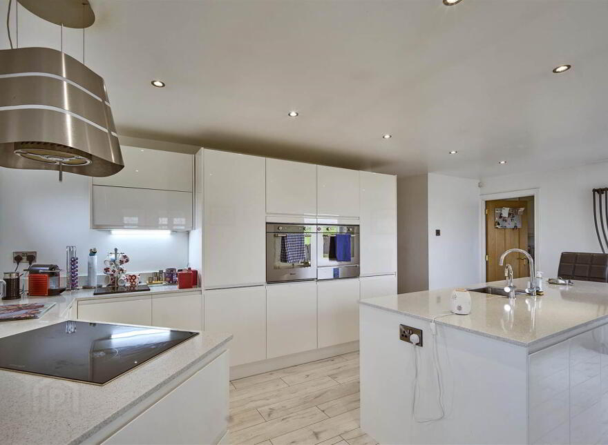 2 McIlwaines Lane, Groomsport, BT19 6LN