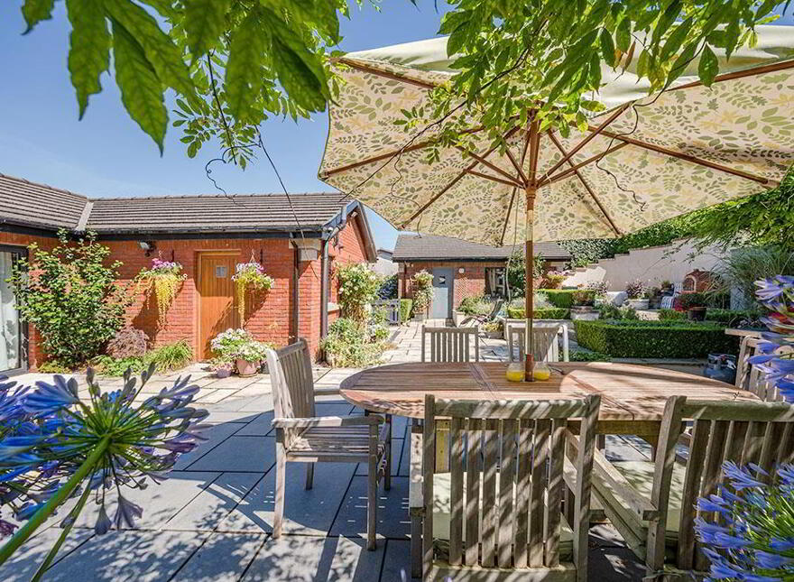 98 Station Road, Cultra, Holywood, BT18 0BU