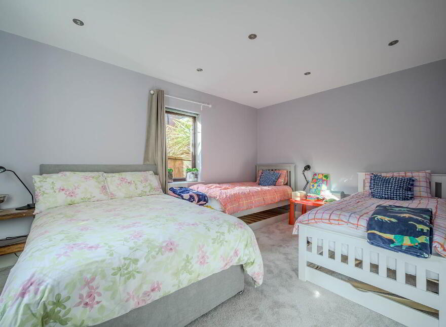 98 Station Road, Cultra, Holywood, BT18 0BU