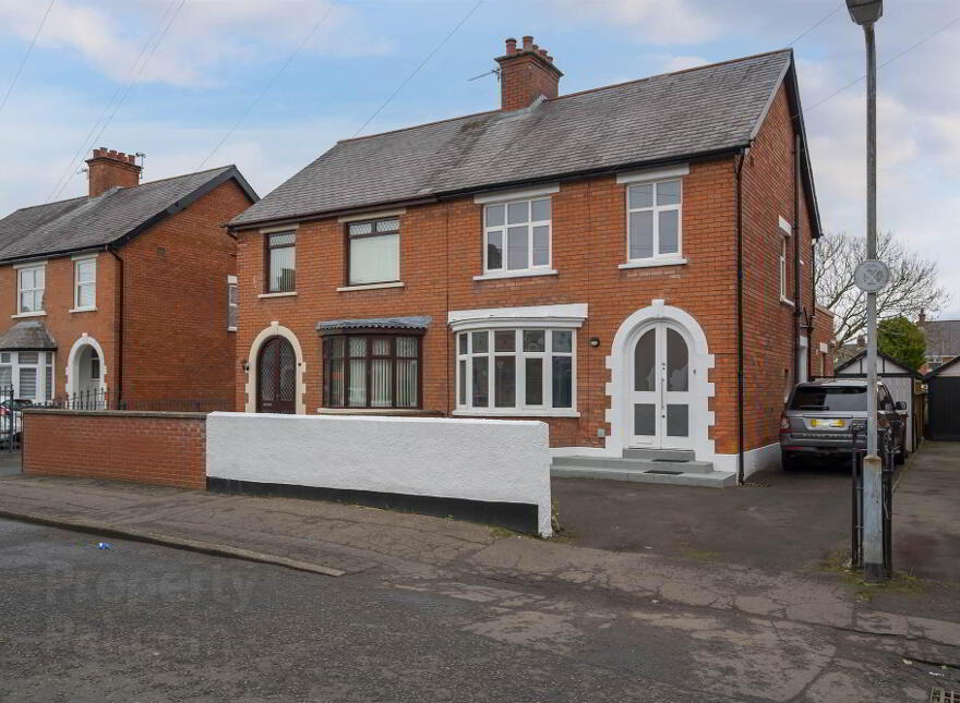 38 Locksley Park, Upper Lisburn Road, Belfast, BT10 0AR photo