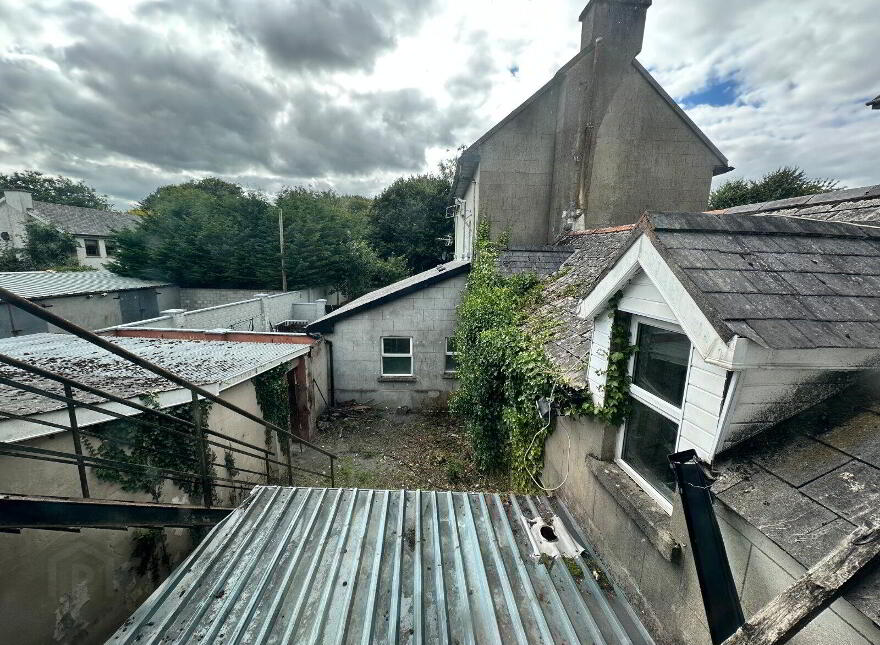 The Bridge Inn, Old Bridge Street, Freshford, R95HX30