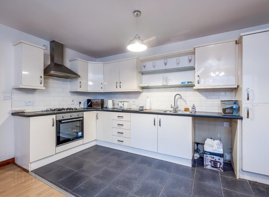 16 Forthriver Road, Belfast, BT13 3SH