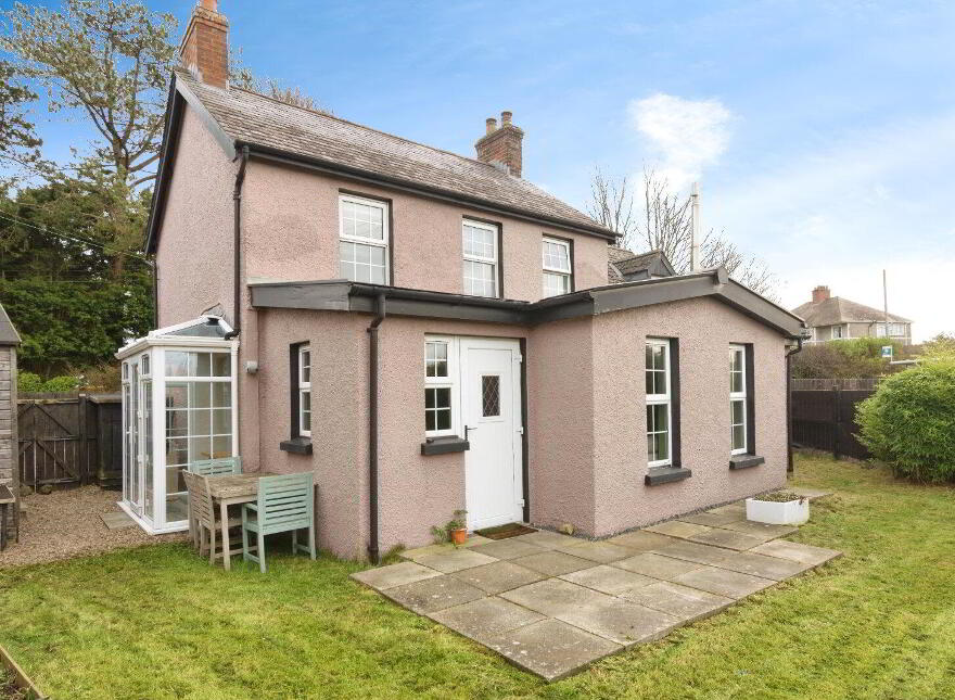 2 Burnbrae Avenue, Lisburn, BT27 5JE