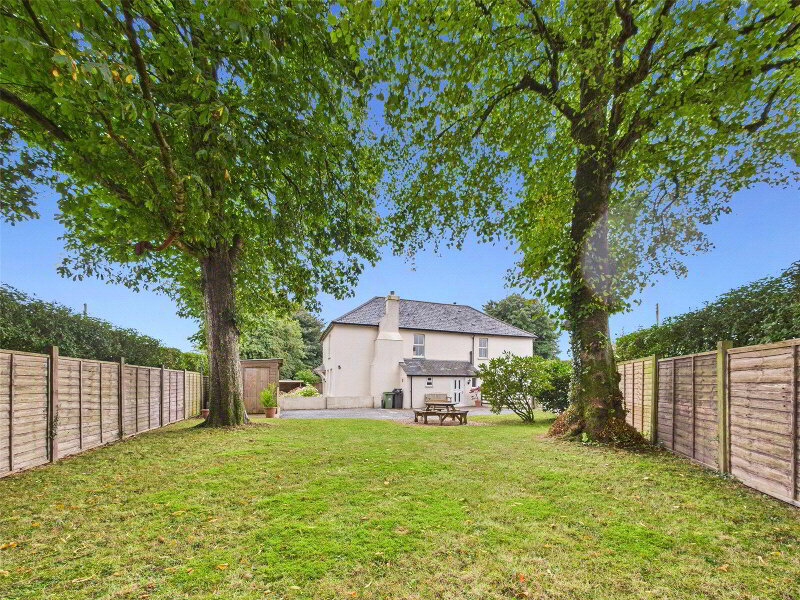 Garden To House