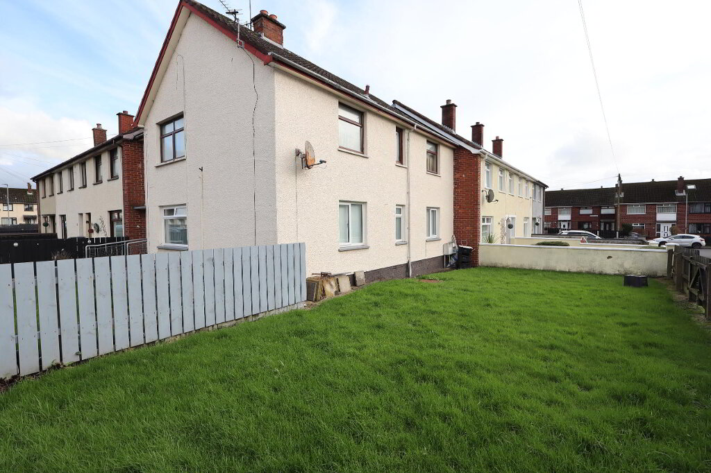 Photo 1 of 2b Iona Gardens, Newtownabbey