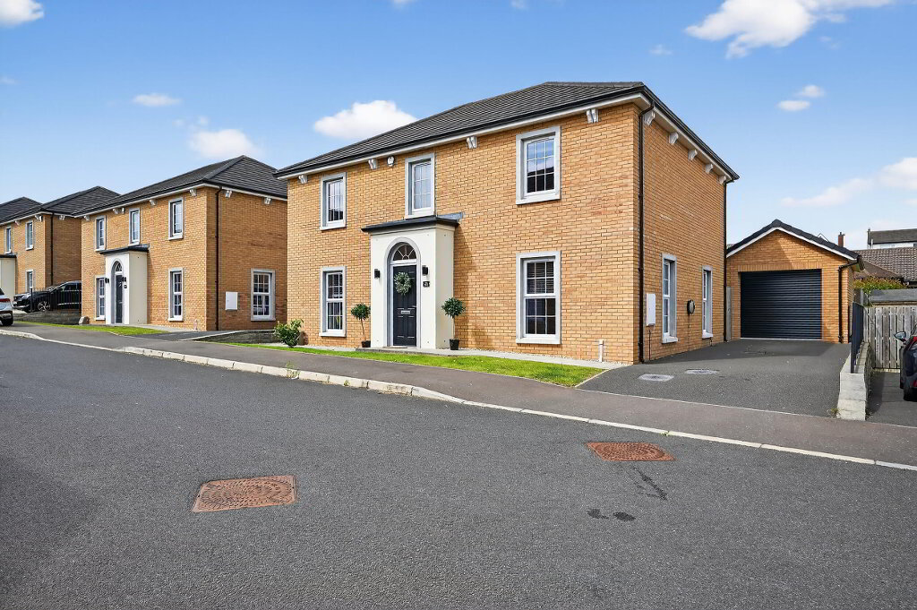 Photo 1 of 31 Bashford Park Hill, Carrickfergus