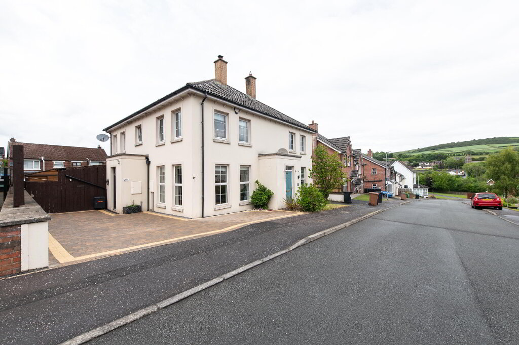 Photo 1 of 47 Tobar-Glen, Newtownabbey
