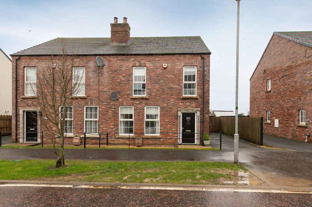 Photo 1 of 47 Blackrock Row, Newtownabbey