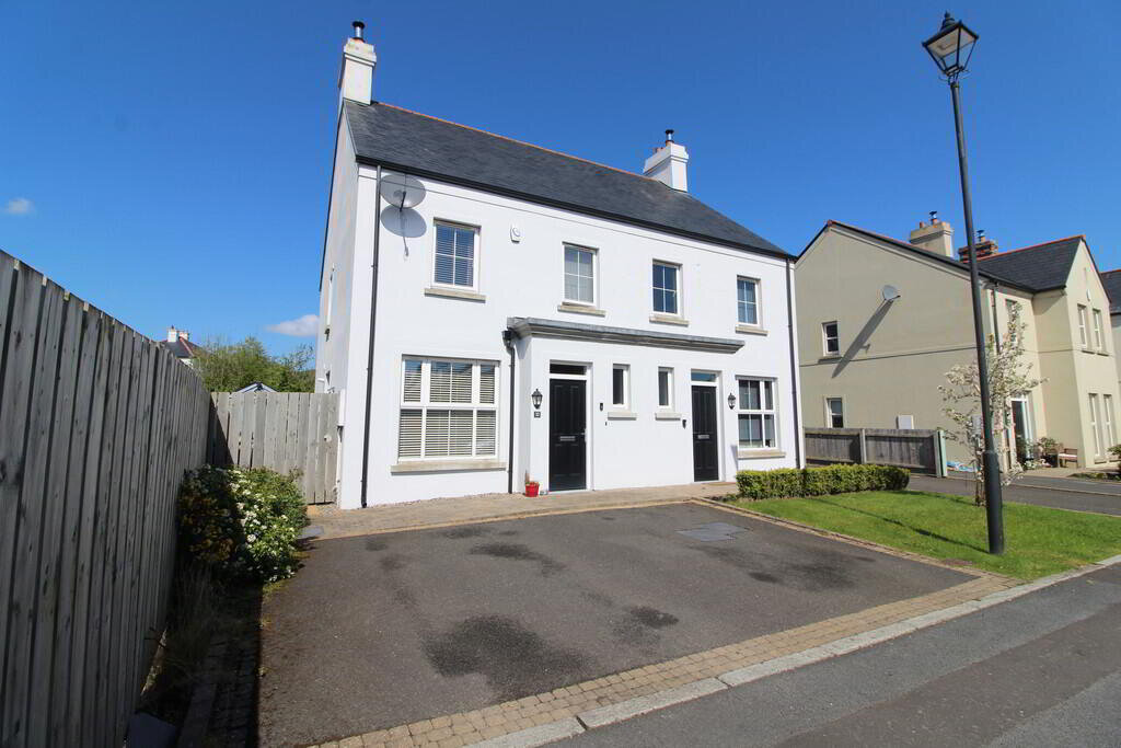 Photo 1 of 32 Hartley Hall Green, Greenisland, Carrickfergus