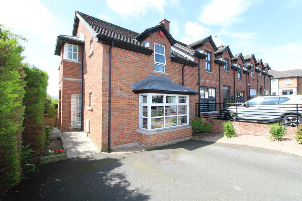 Photo 1 of 33 Fernridge Drive, Newtownabbey