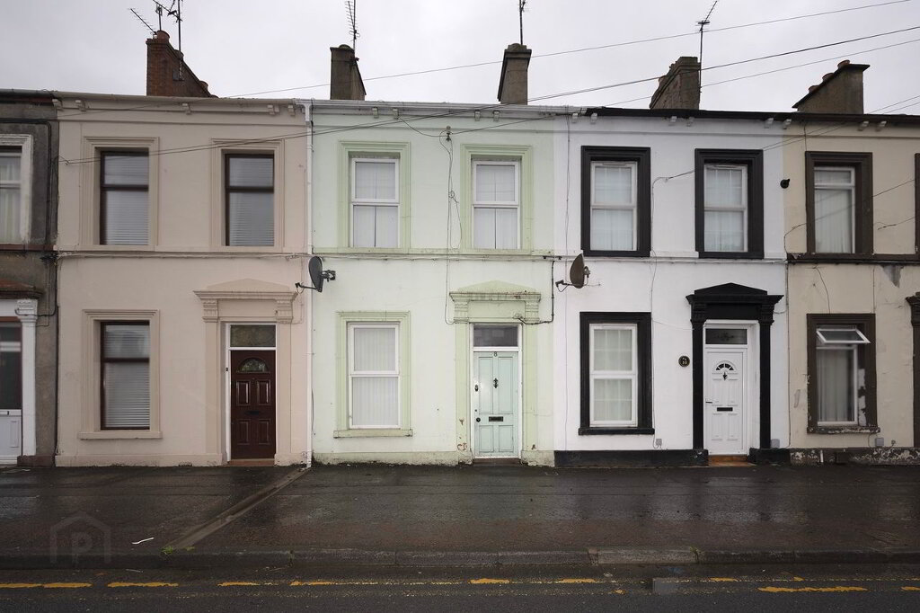 Photo 1 of 8 Lough Road, Lurgan