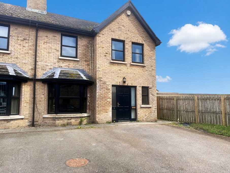 Photo 1 of 6 Station Court, Kesh