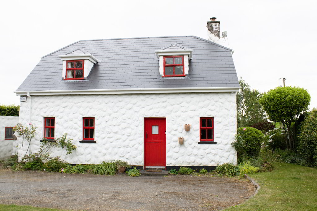 Photo 1 of Roisín Dubh, 4 Thatched Cottages, Knockananna