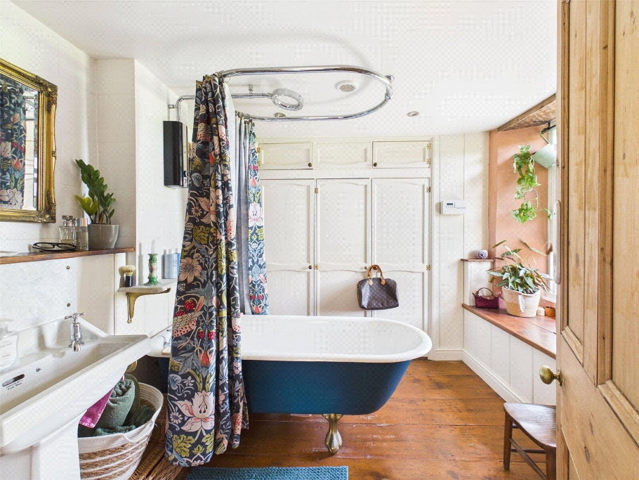 Ensuite