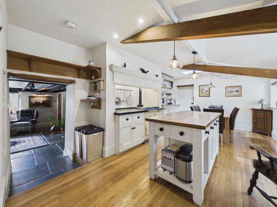 Kitchen / Breakfast