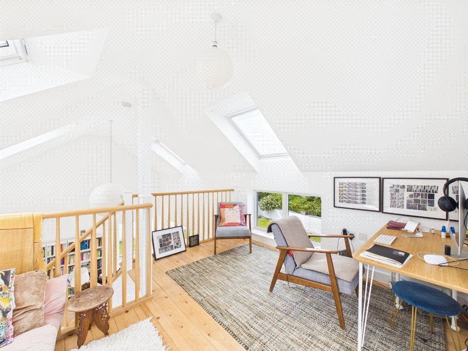 Study/ Mezz Bedroom