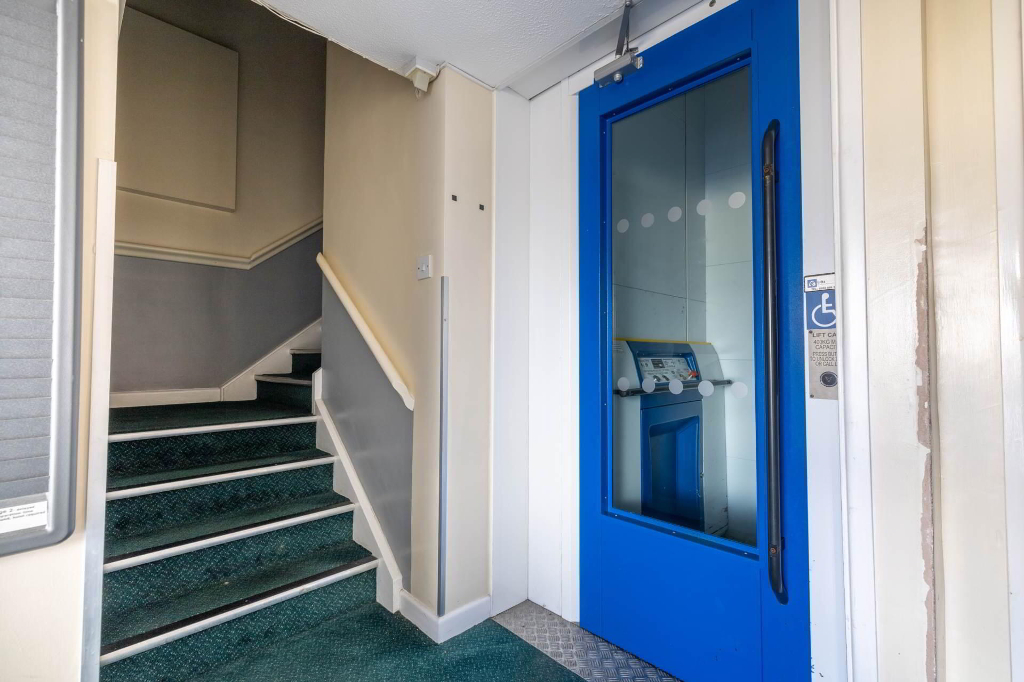 Photo 5 of 25 Wrafton Road, Braunton